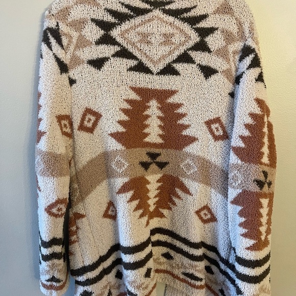 ChicSoul Aztec Print 1X open front cardigan sweater - Picture 5 of 6